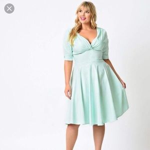 Unique Vintage Delores Swing Dress in Mint Size Lg